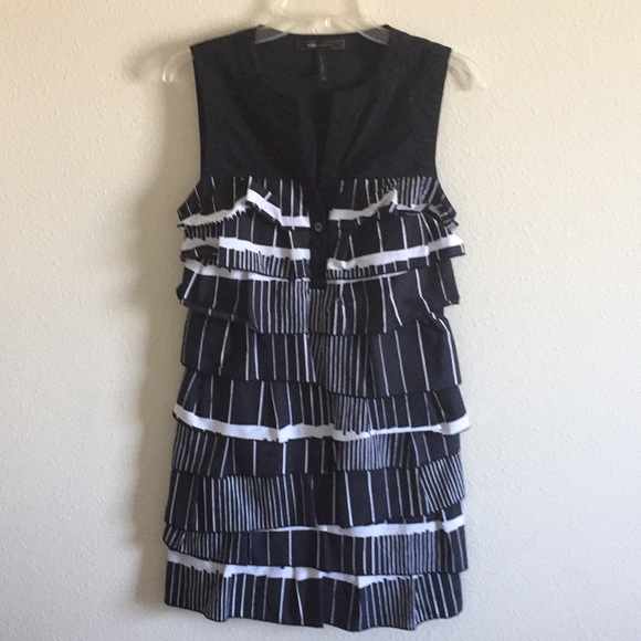 BCBGMaxAzria Dresses & Skirts - BCBGMaxAzria Sleeveless Black and White Dress